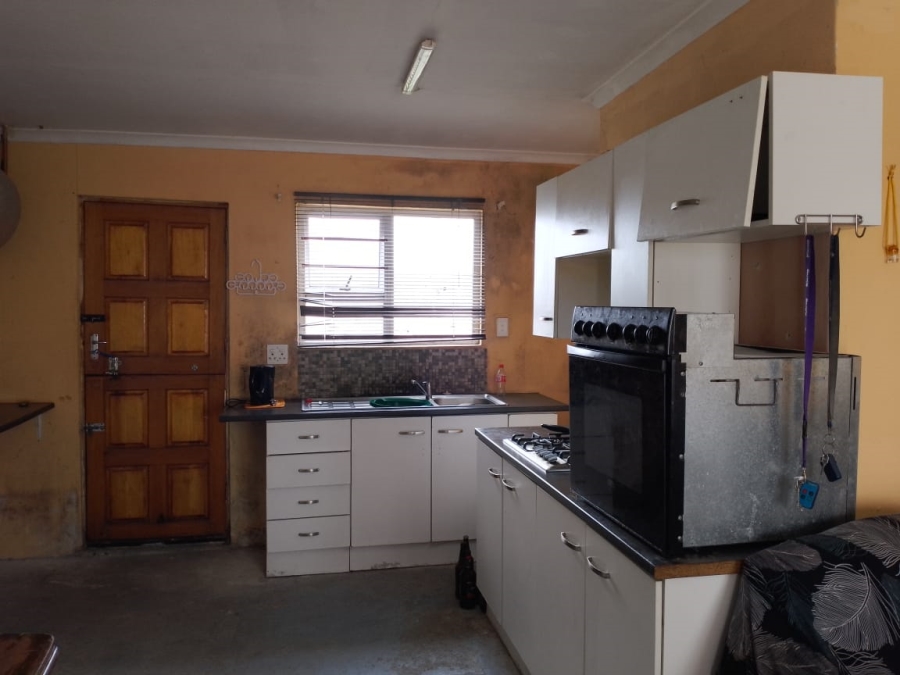 6 Bedroom Property for Sale in Parsonsvlei Eastern Cape